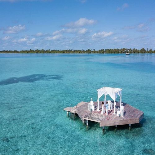 Have your romantic wedding in the middle of turquoise waters in Maldives ๐โ๏ธ๐
.
.
๐ท Kandima Maldives 
#maldives #maldivesislands #maldivesresorts #honeymoon #wedding #travel #travelmore #travelgram #lagoon #madivesoffers #naalistravels #tour #maldivespackage #paradise #kandima #kandimamaldives #traveling