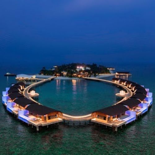 Breathtaking water villas at Westin Maldives ๐
.
.
๐ท Westin Maldives
#maldives #maldivesislands #maldivesresorts #maldiveshoneymoon #maldivesoffer #naalistravels #westinmaldives #travelmore #instadaily #travelgram #ocean #watervilla #lagoon #luxurytravel #luxurymaldives #beachotel #resort #luxuryresort