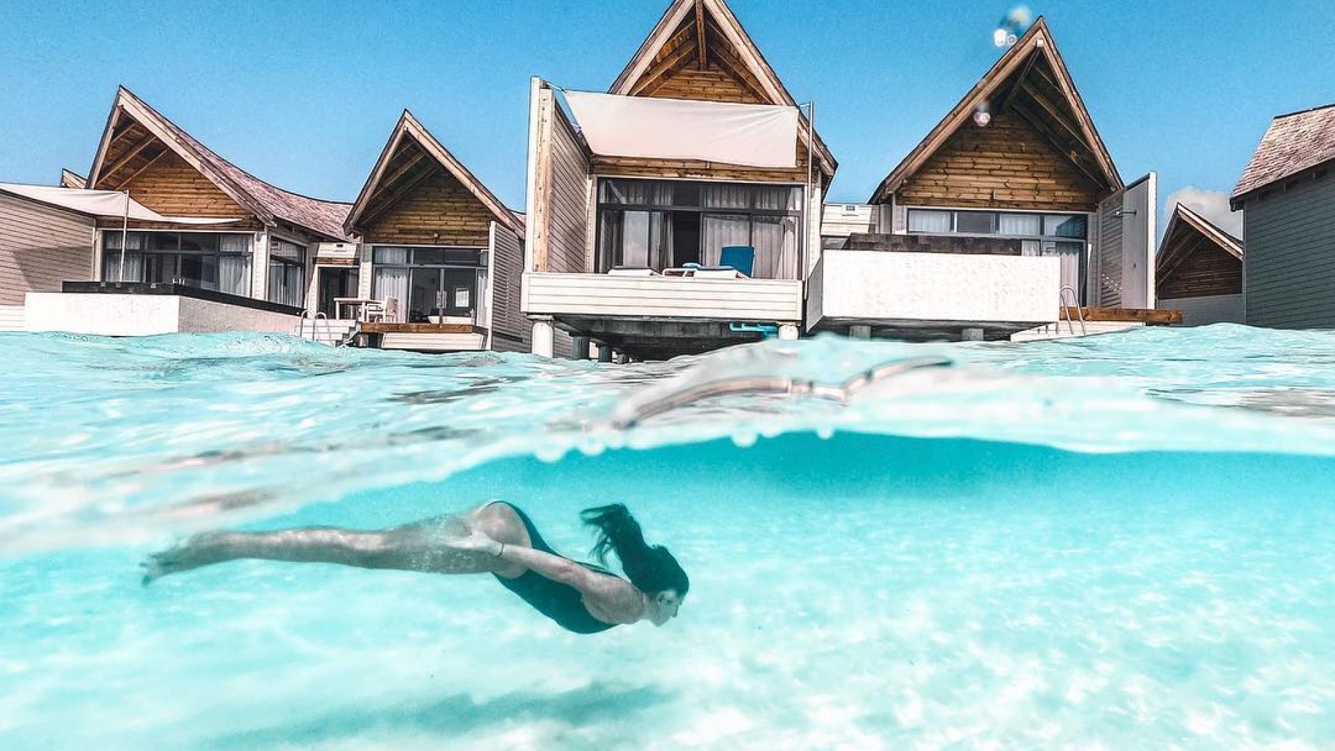 Overwater Ocean Pool Suite 