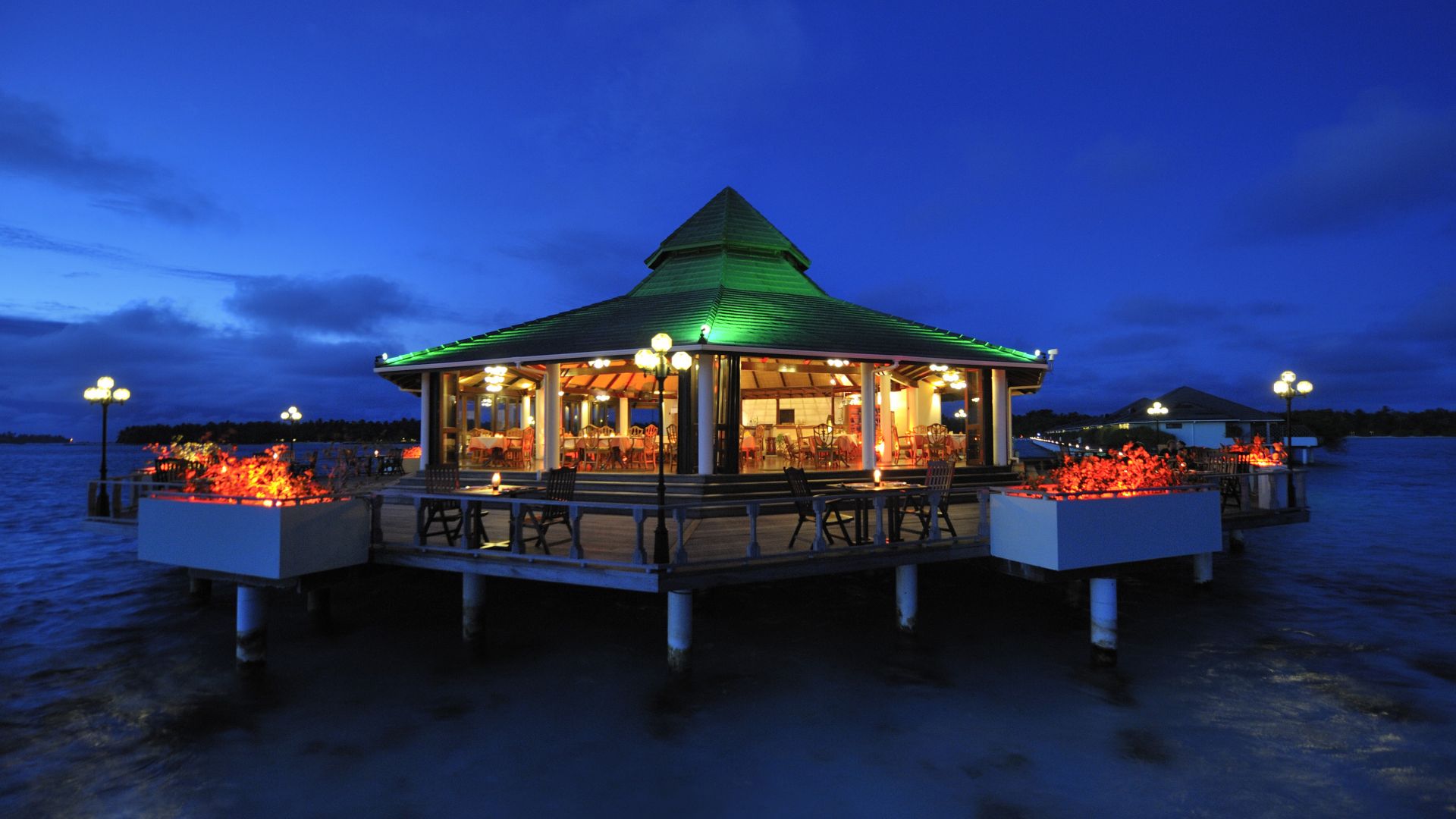 Villa Park Sun Island