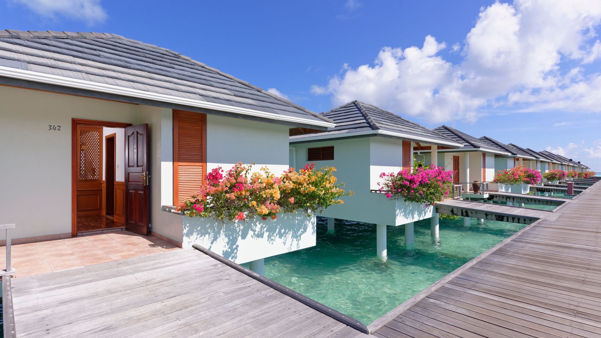 Villa Park Sun Island