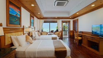 Люкс над водой с 2 спальнями