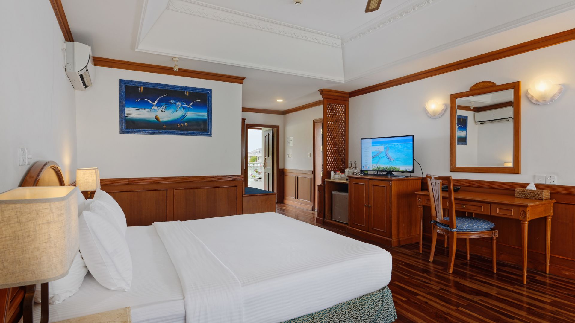 Sun Island Resort & Spa