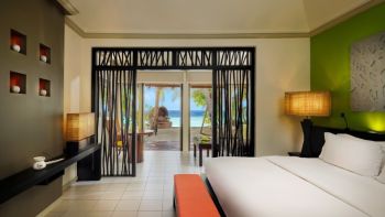 Beachfront Jet Pool Villa