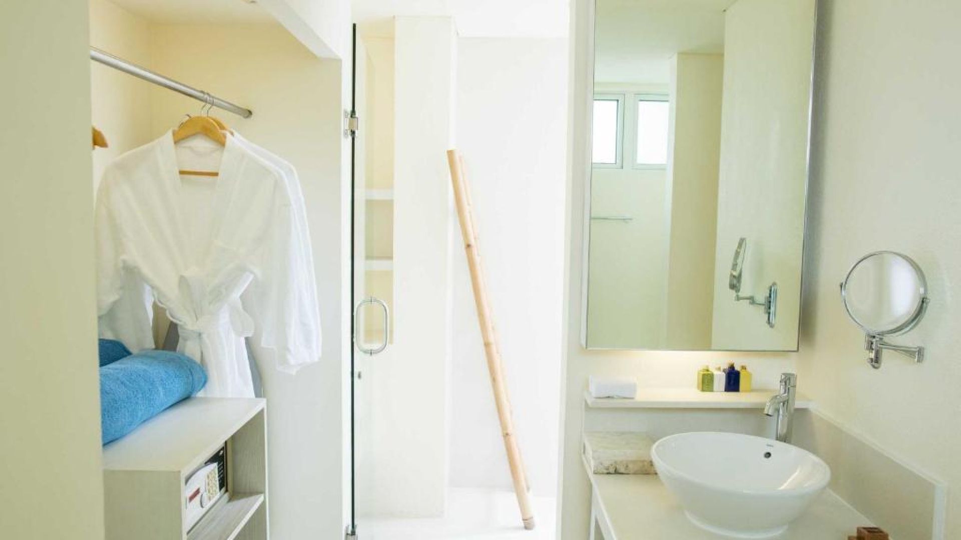 Holiday Inn Resort Kandooma Maldives