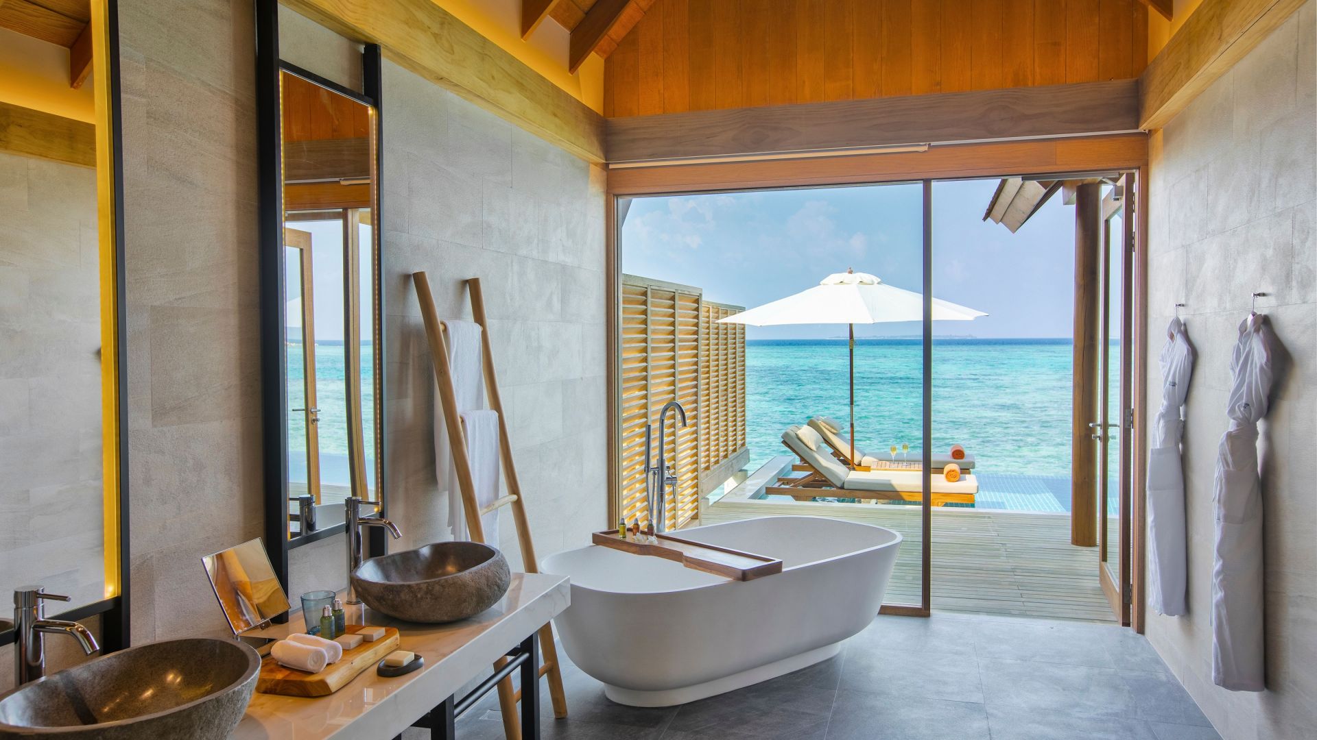 Emerald Farufushi Resort & Spa