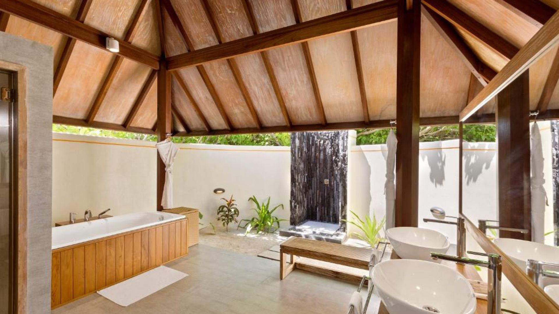 Dhigufaru Island Resort