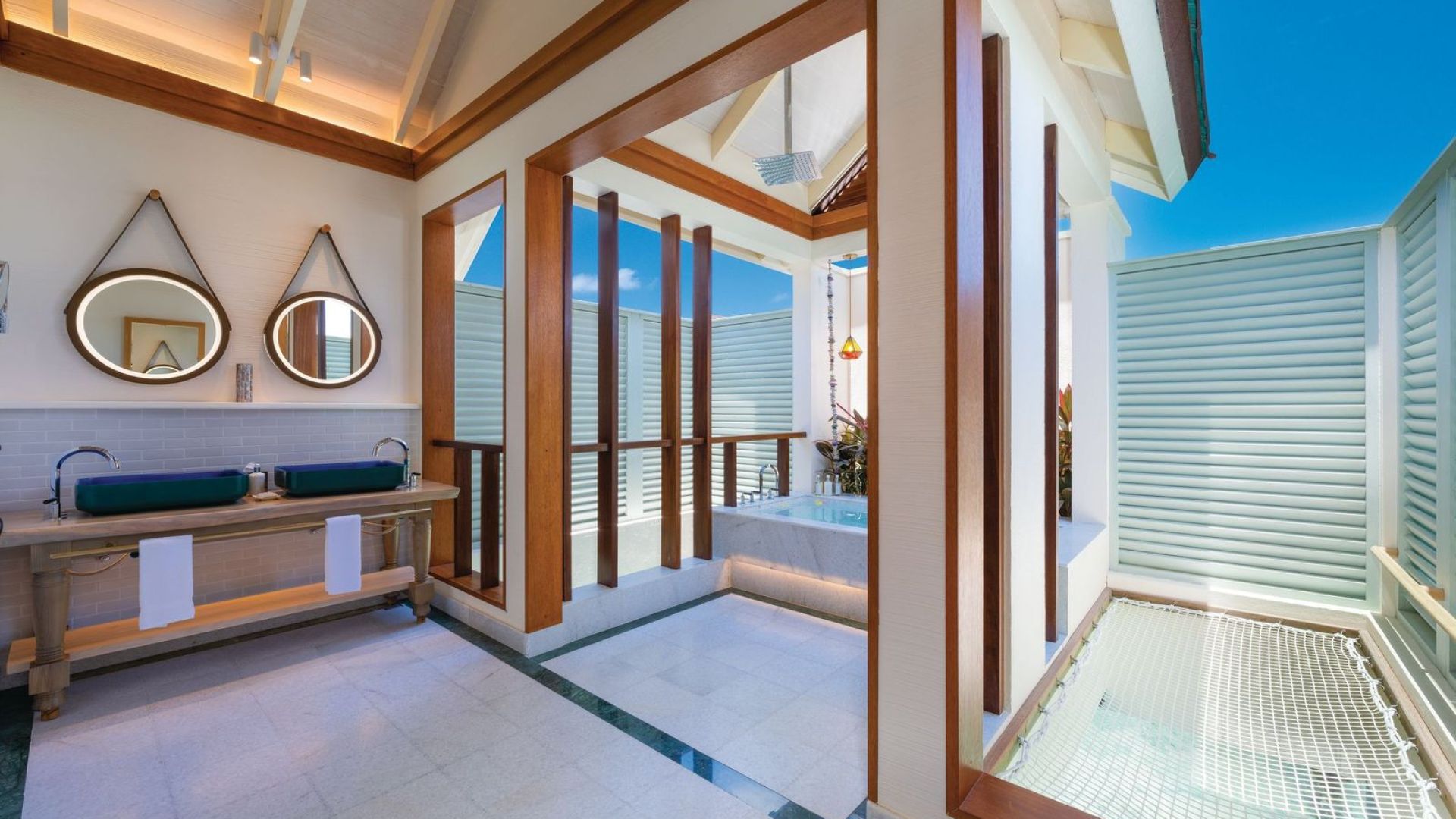 OBLU SELECT Lobigili