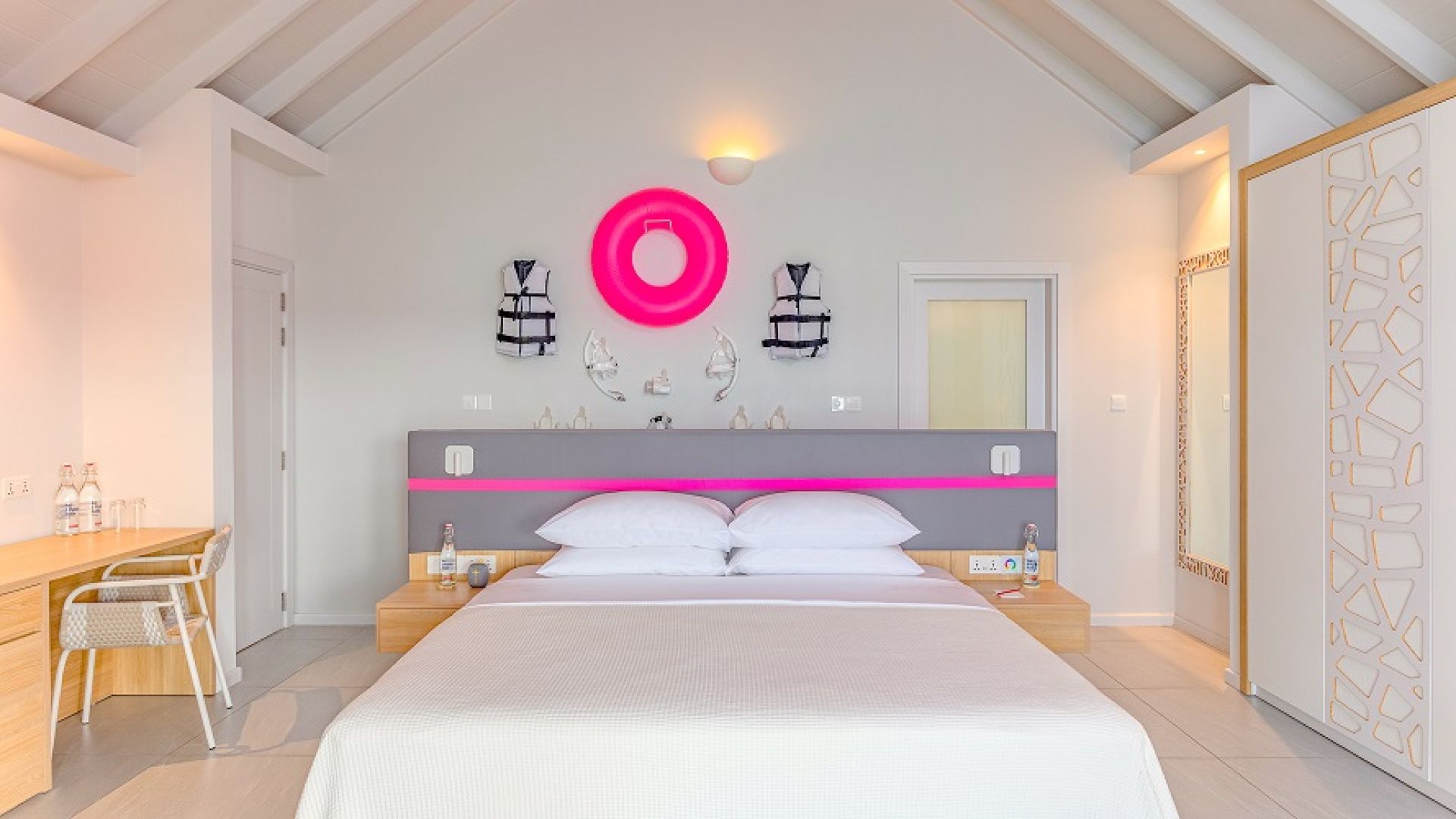 The Standard, Huruvalhi Maldives