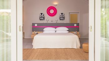 Лагуна-Бич с бассейном