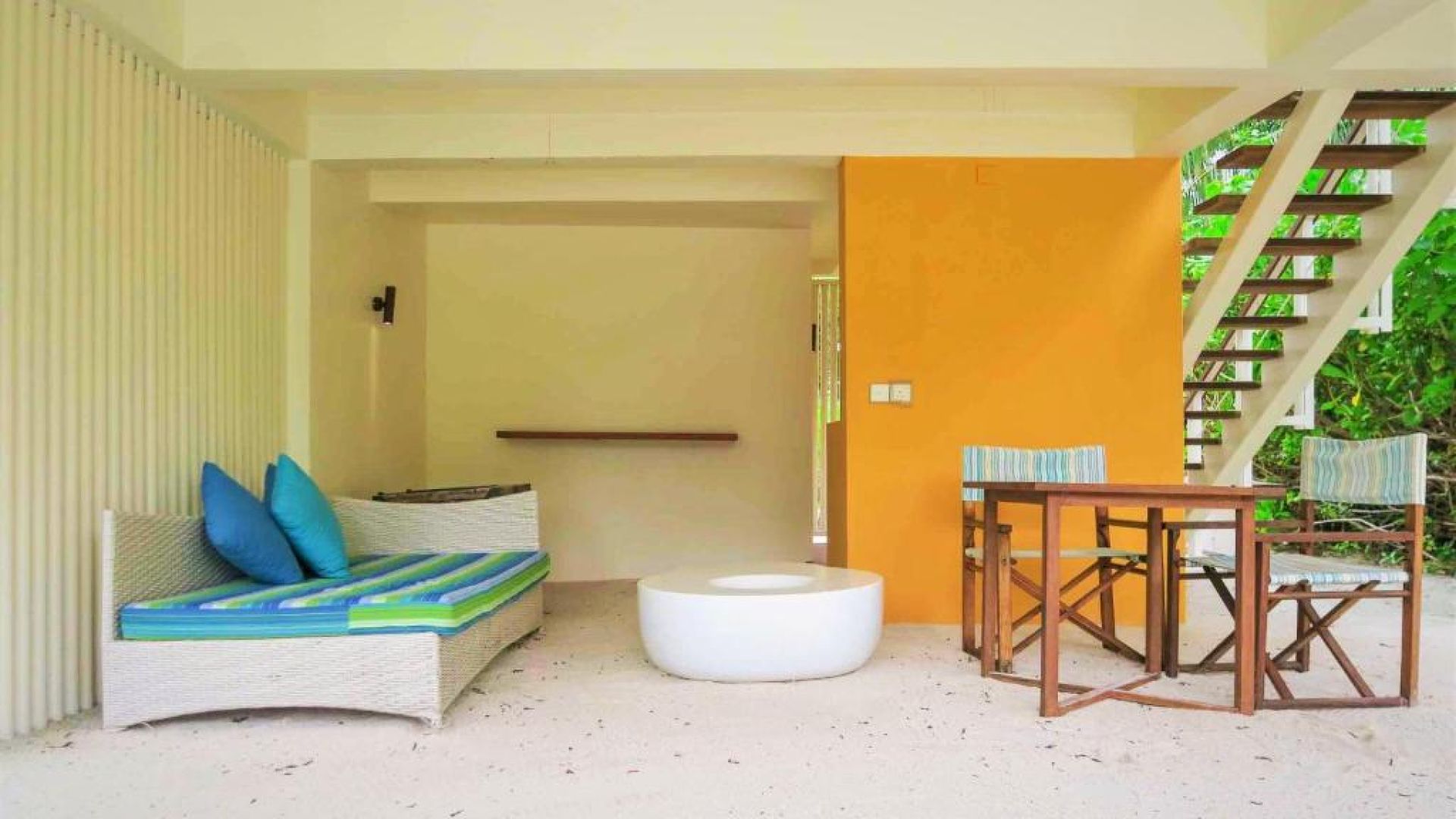 Holiday Inn Resort Kandooma Maldives