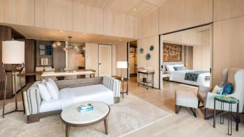 プール付き水上セントレジススイート