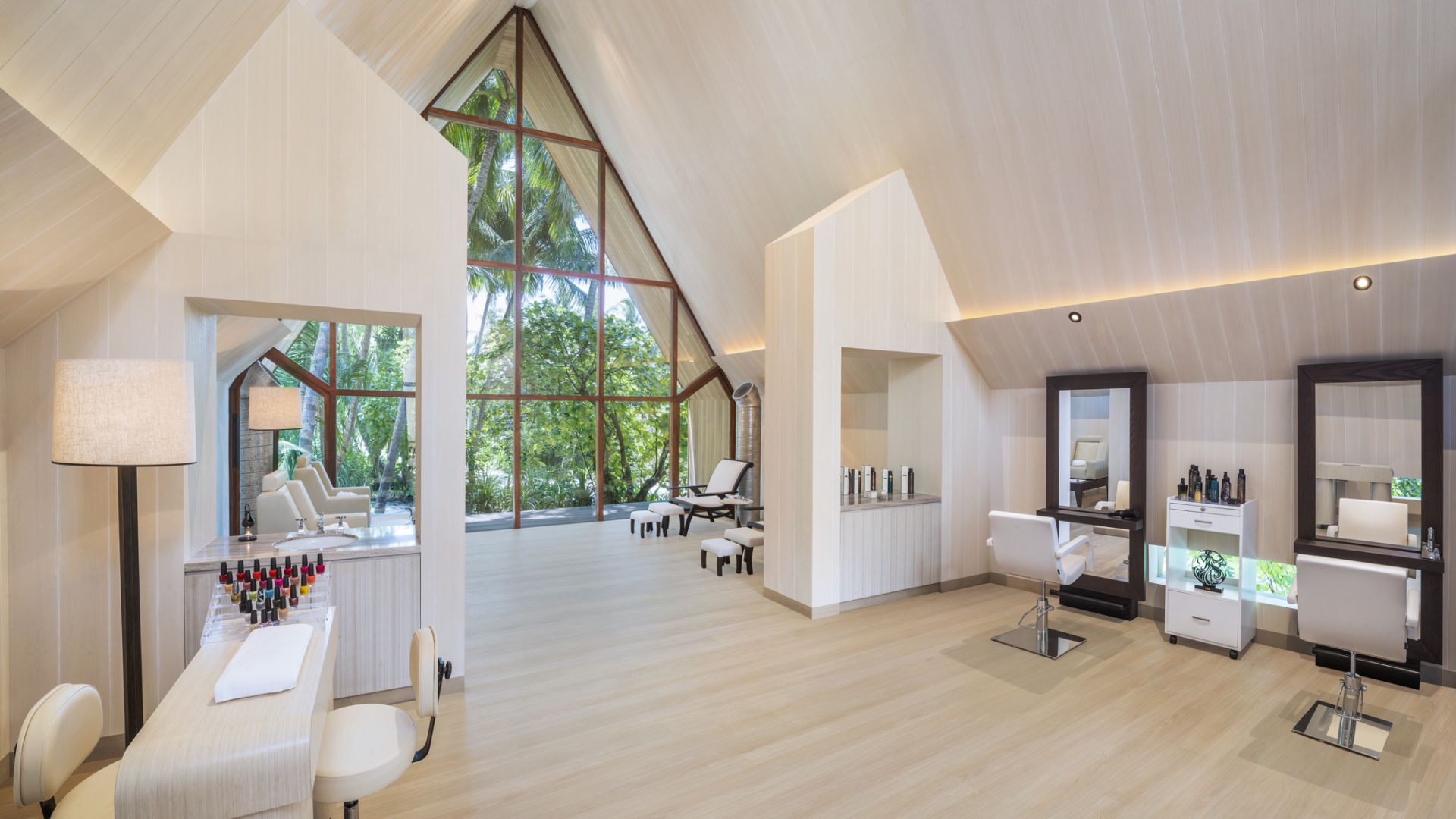 The St. Regis Maldives Vommuli Resort