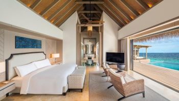 Villa sur pilotis avec piscine