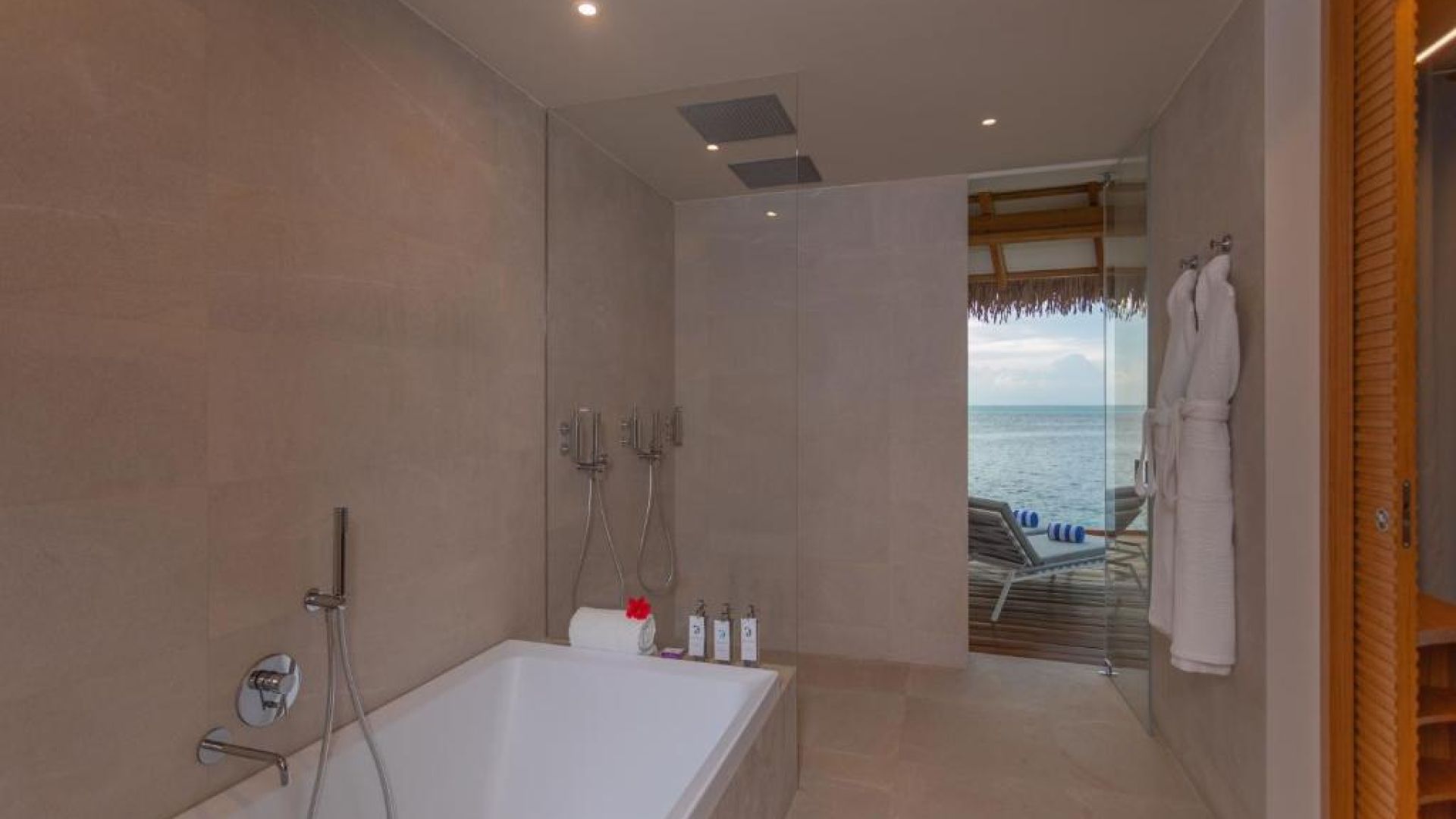 Cinnamon Velifushi Maldives