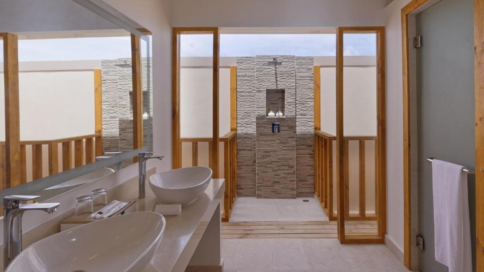 Бренния Коттефару Мальдивы