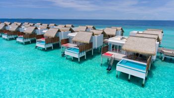 プール付きウォーターヴィラ