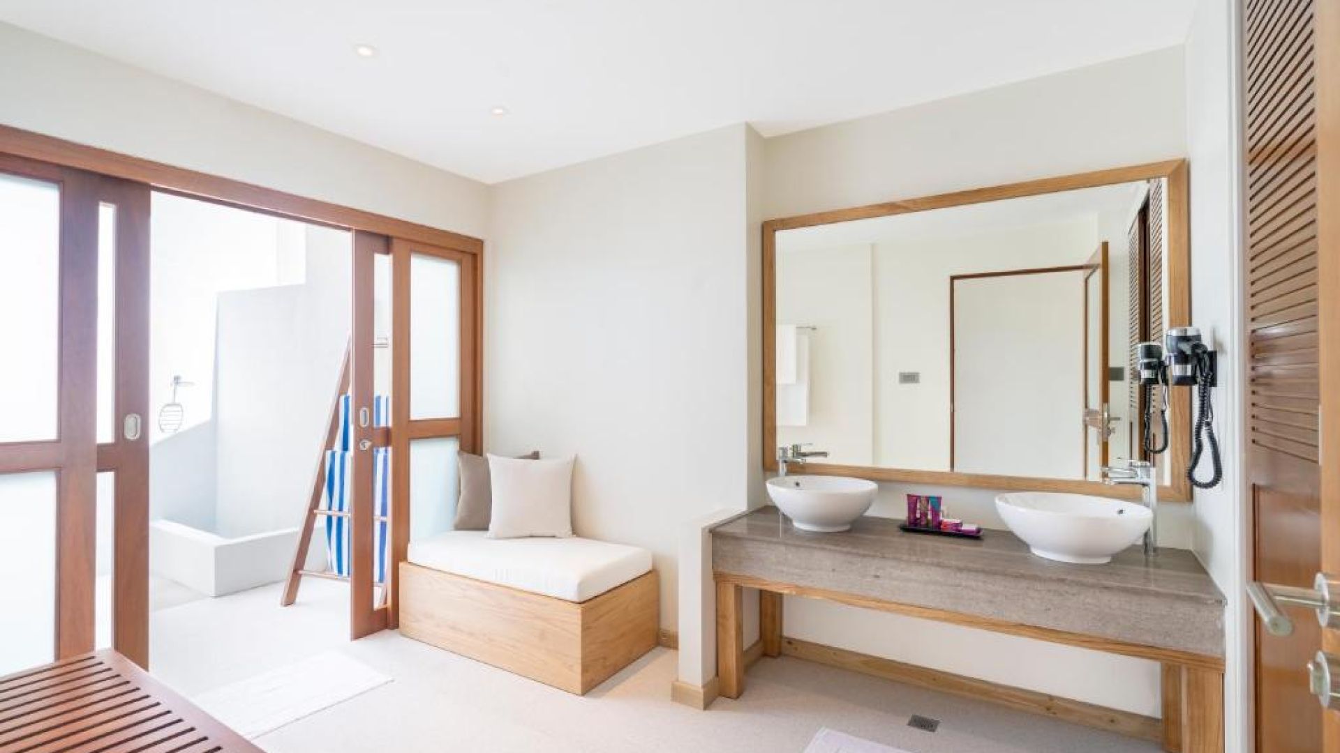 Ellaidhoo Maldives by Cinnamon