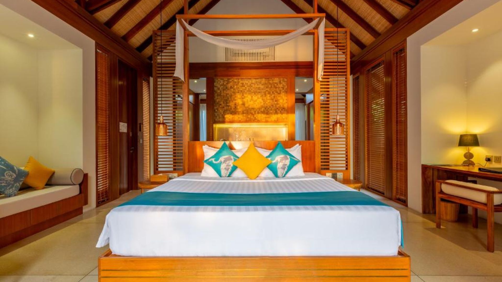 Furaveri Island Resort