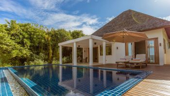 Deluxe Beach Residence with Lap Pool