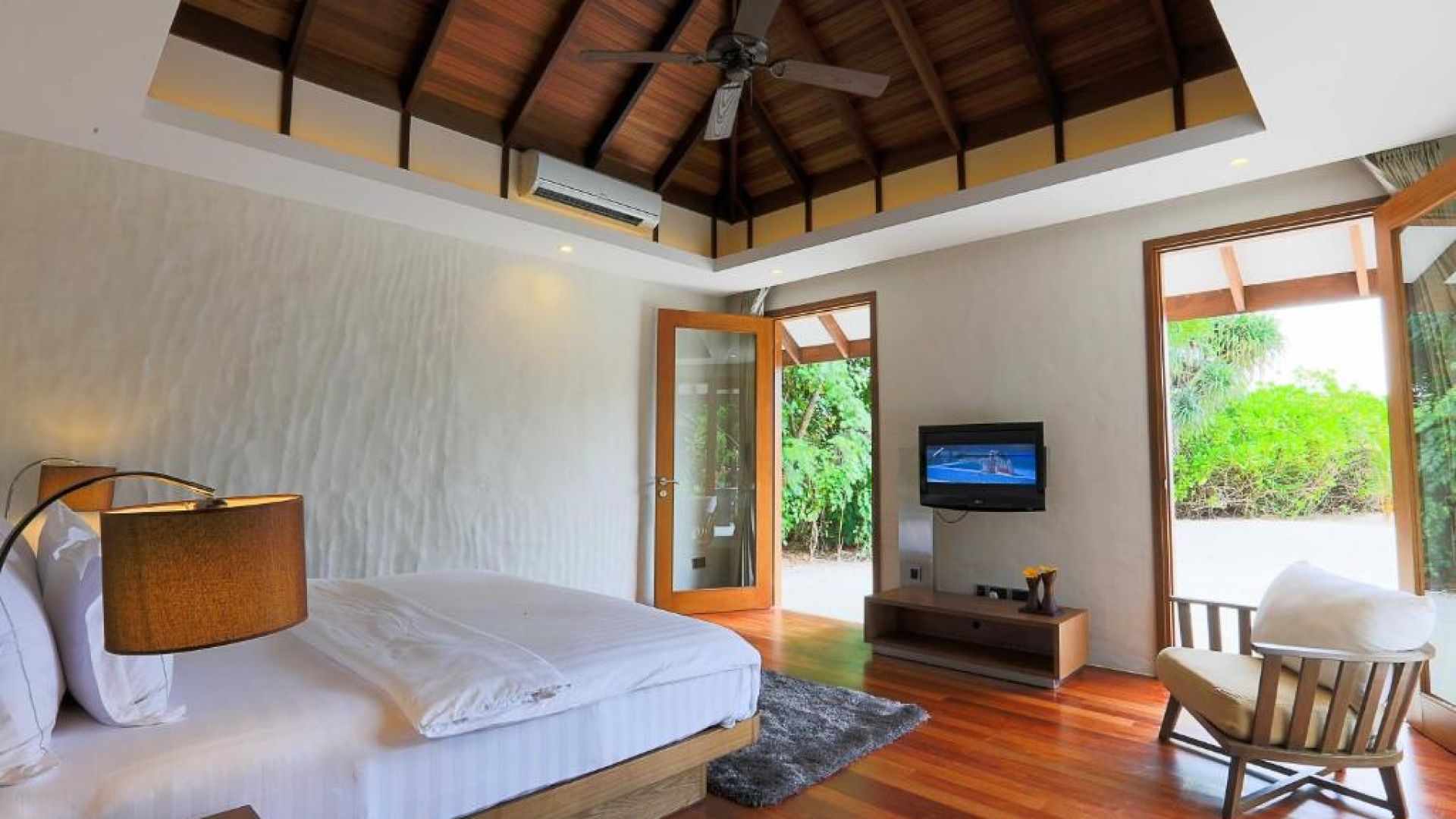 Hideaway Beach Resort & Spa