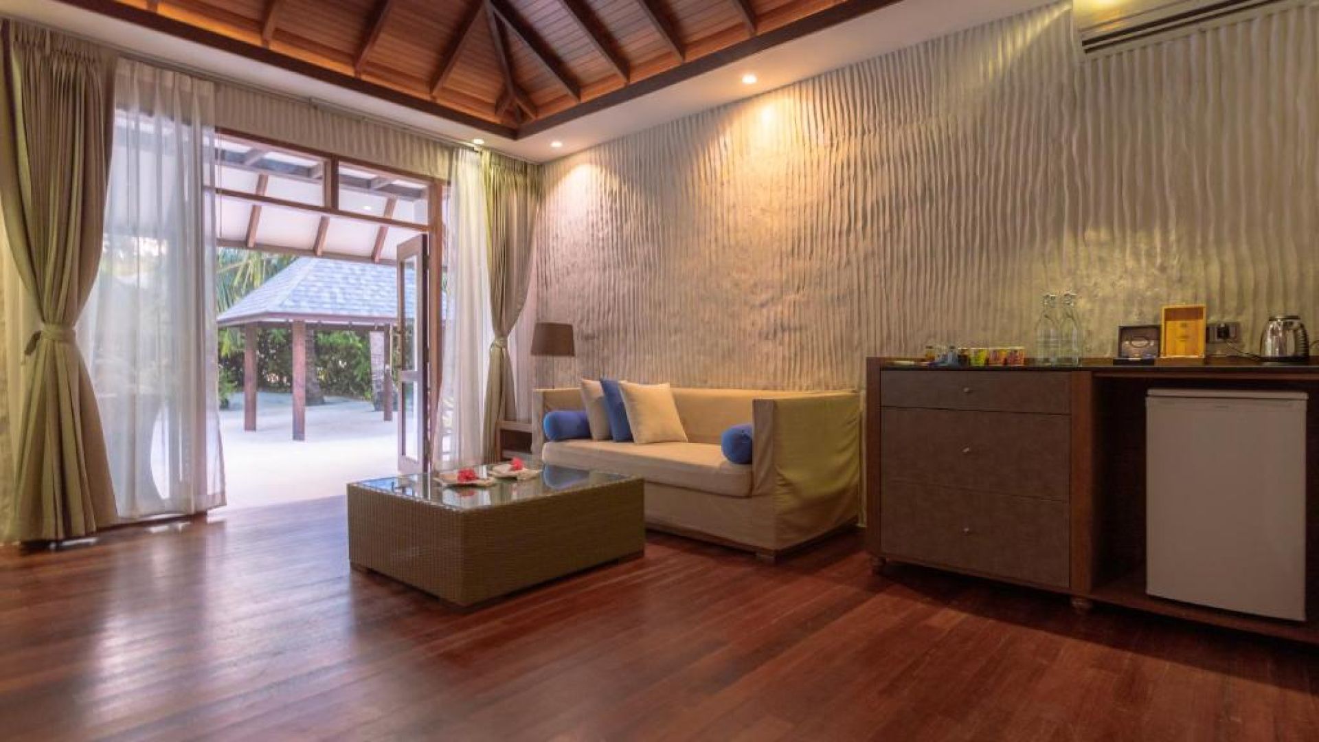 Хидэвэй Бич Резорт & Спа