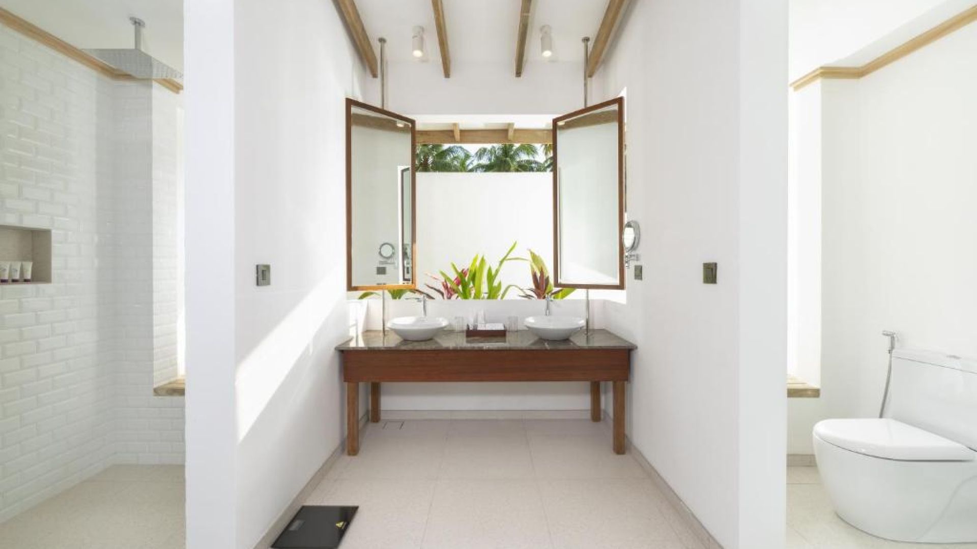 Cinnamon Hakuraa Huraa Maldives