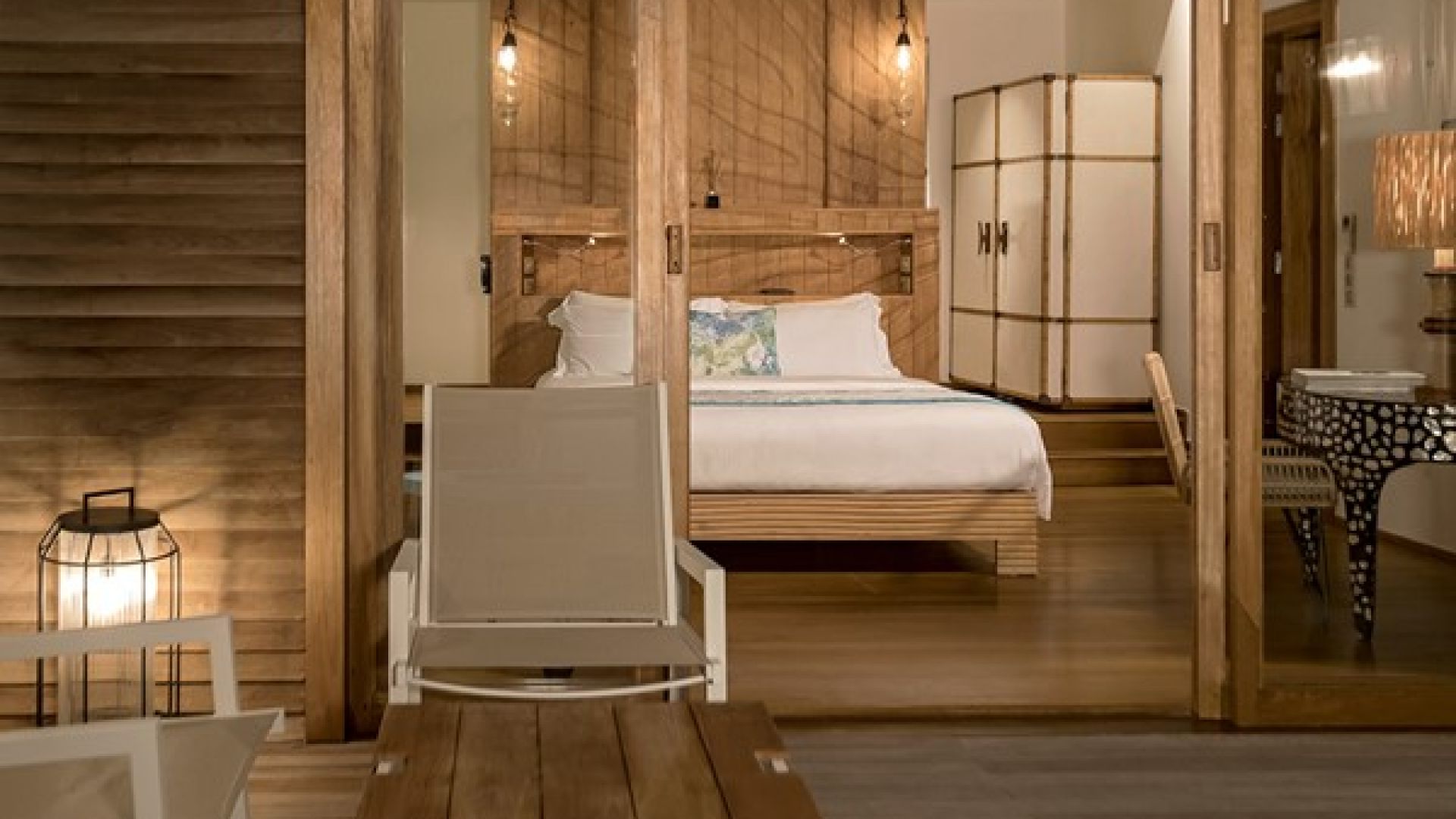 コンスタンスムーフシ