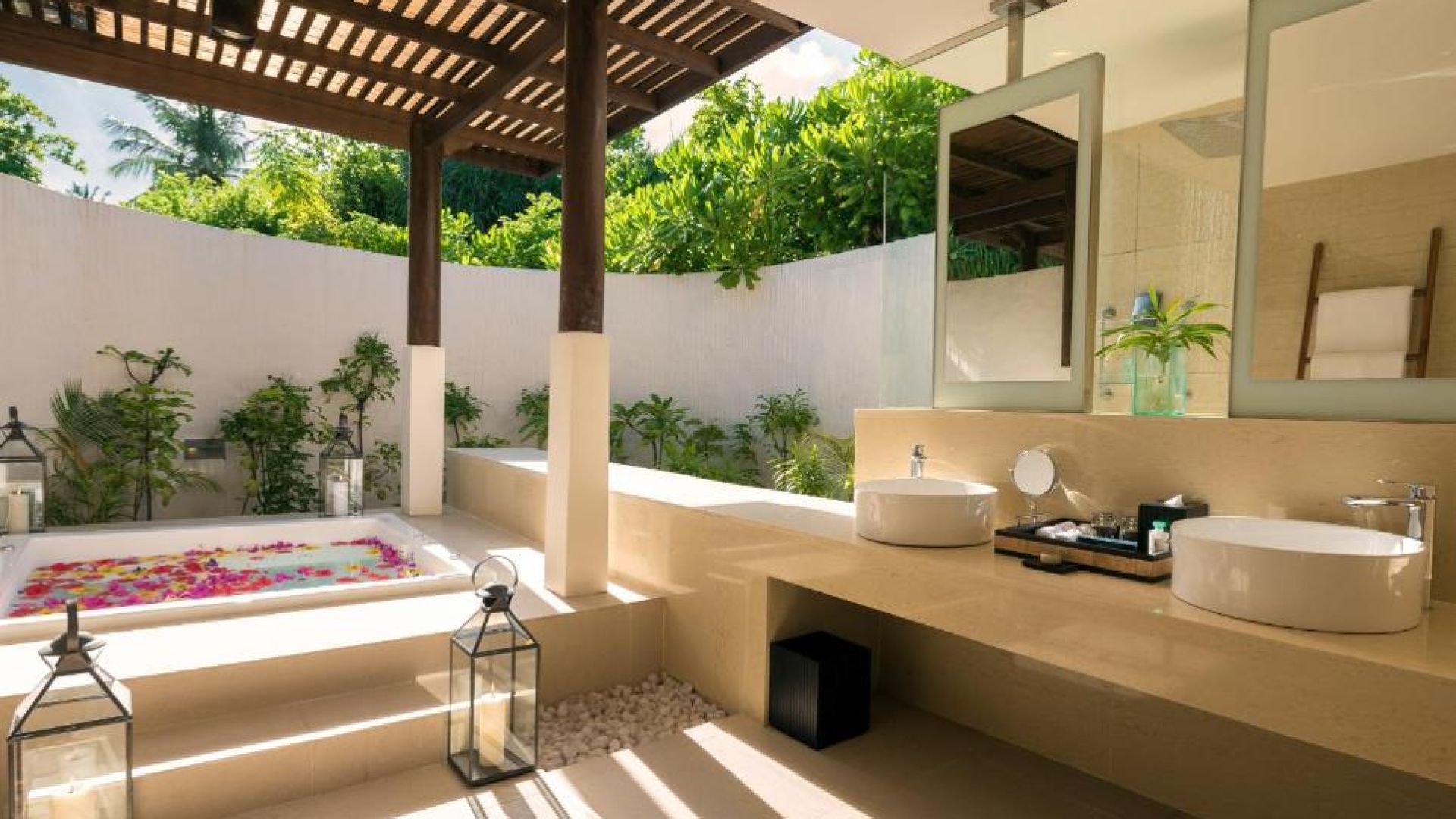 Hideaway Beach Resort & Spa