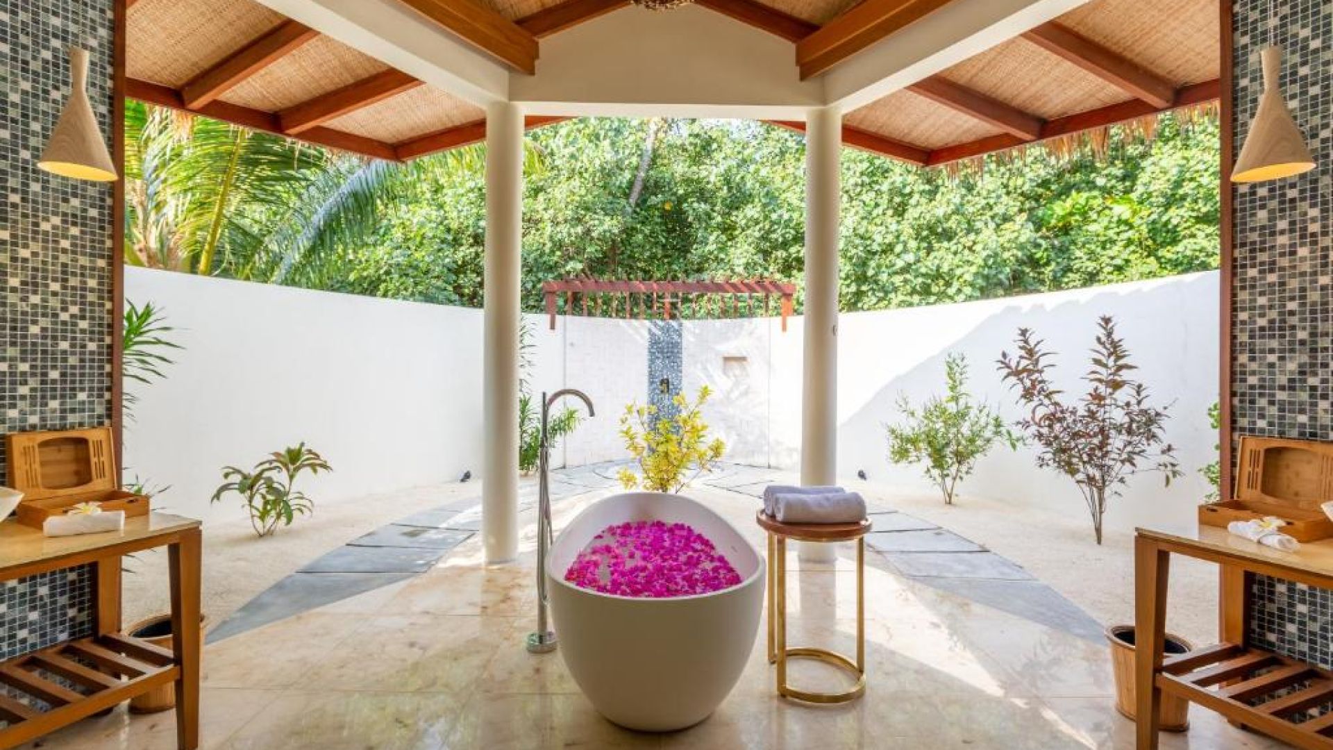 Furaveri Island Resort