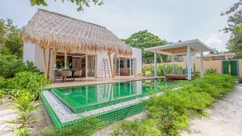 スーペリアビーチヴィラプール付