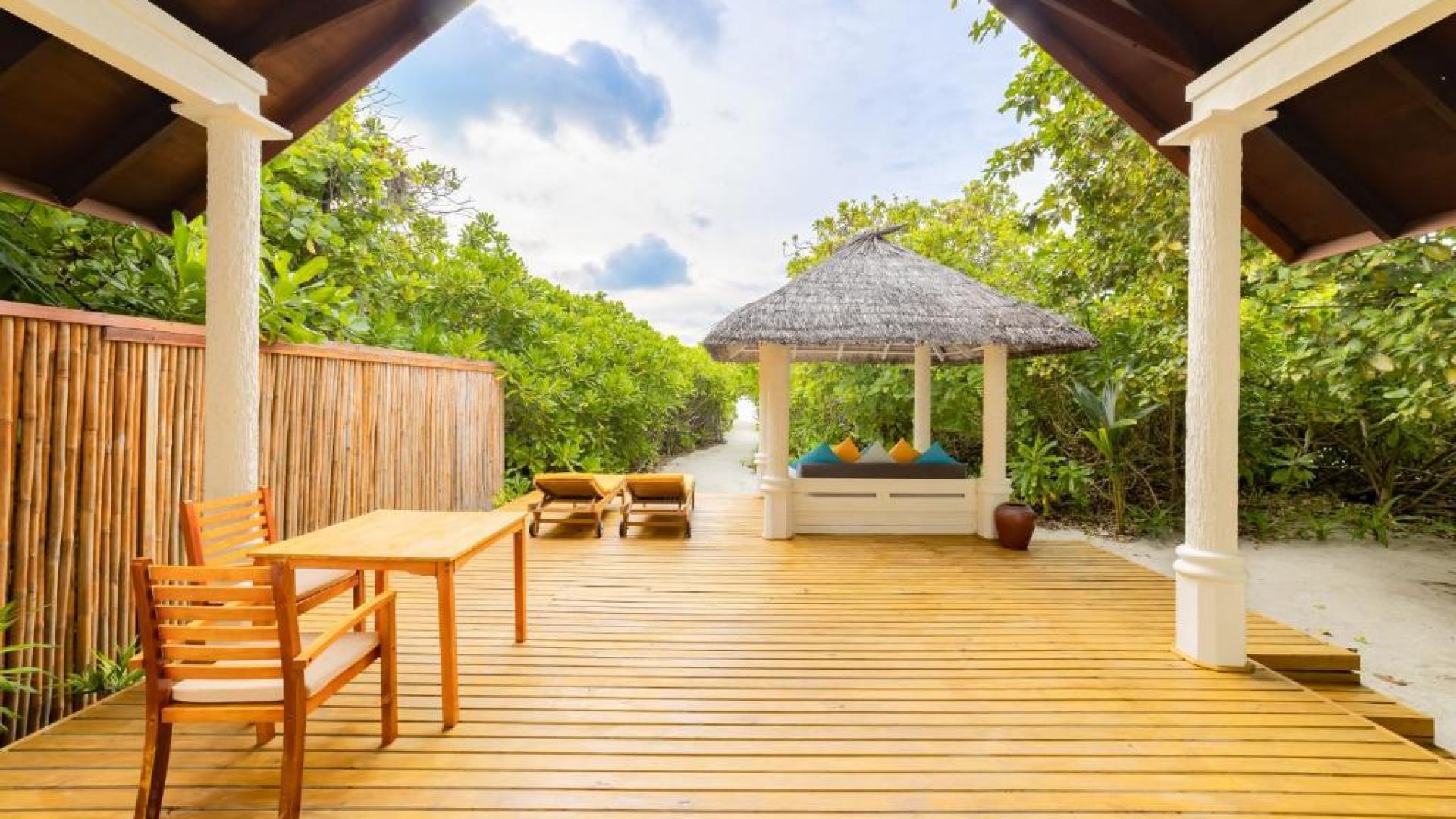 Furaveri Island Resort