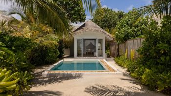 Deluxe Beach Villa with Pool